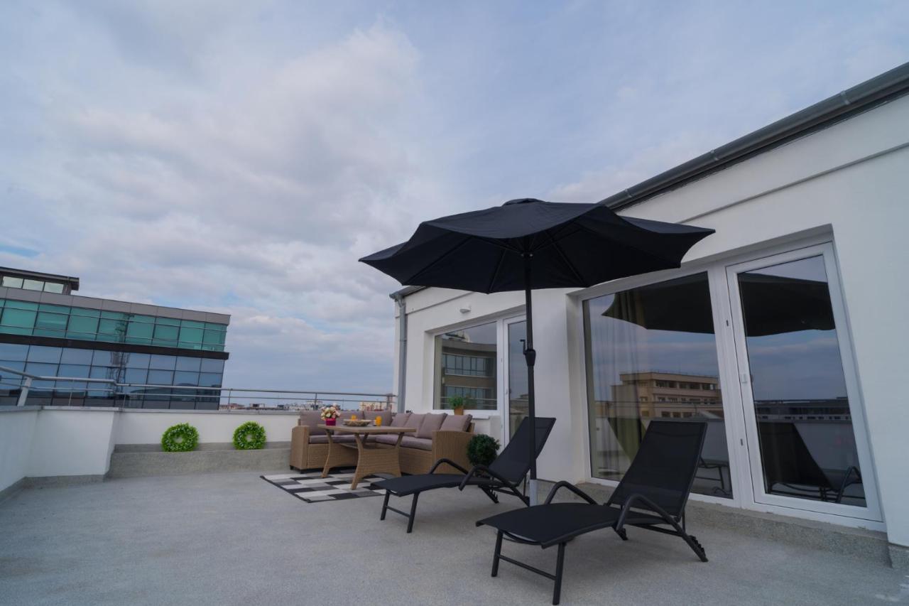 Penthouse With Huge Rooftop Terrace & City View Bucarest Exterior foto
