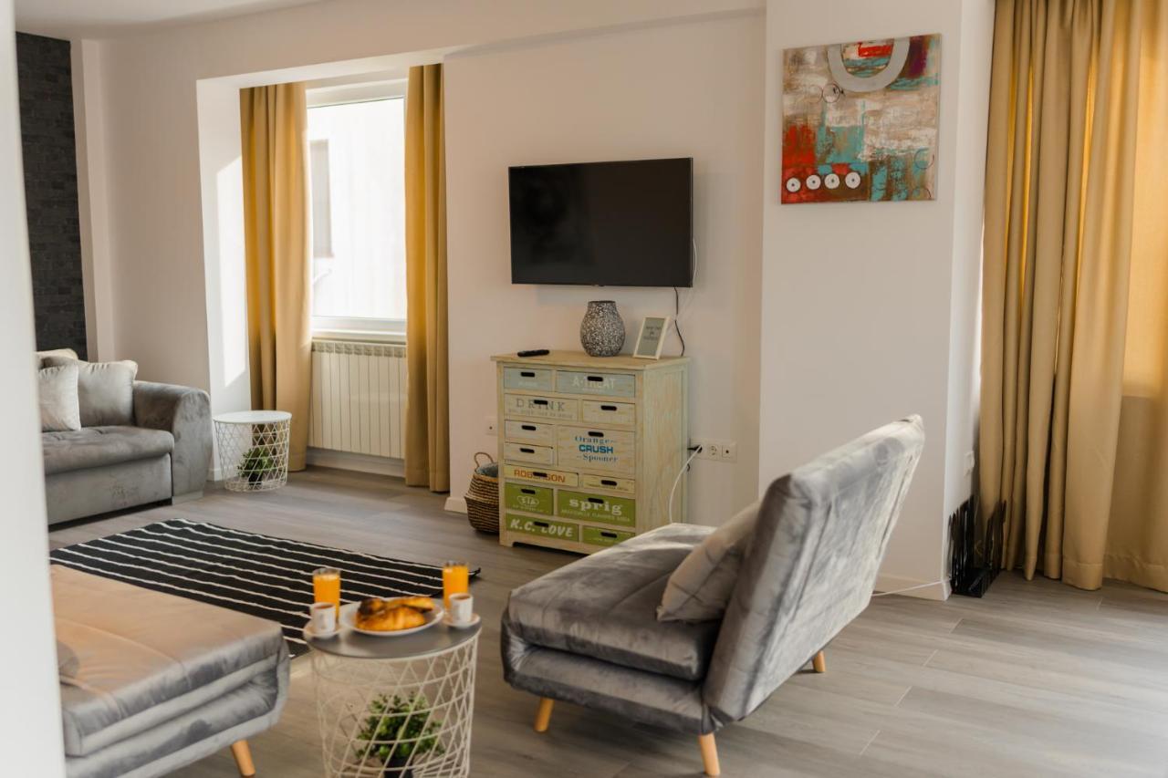 Penthouse With Huge Rooftop Terrace & City View Bucarest Exterior foto