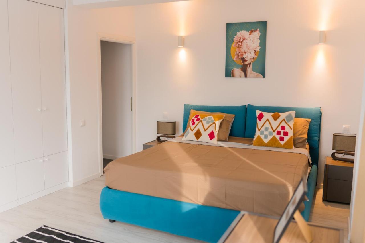 Penthouse With Huge Rooftop Terrace & City View Bucarest Exterior foto