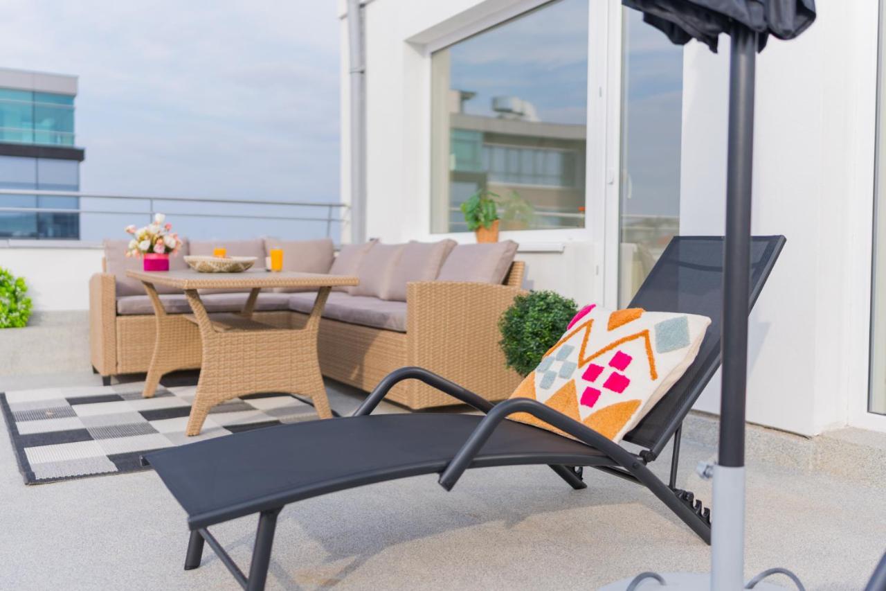 Penthouse With Huge Rooftop Terrace & City View Bucarest Exterior foto