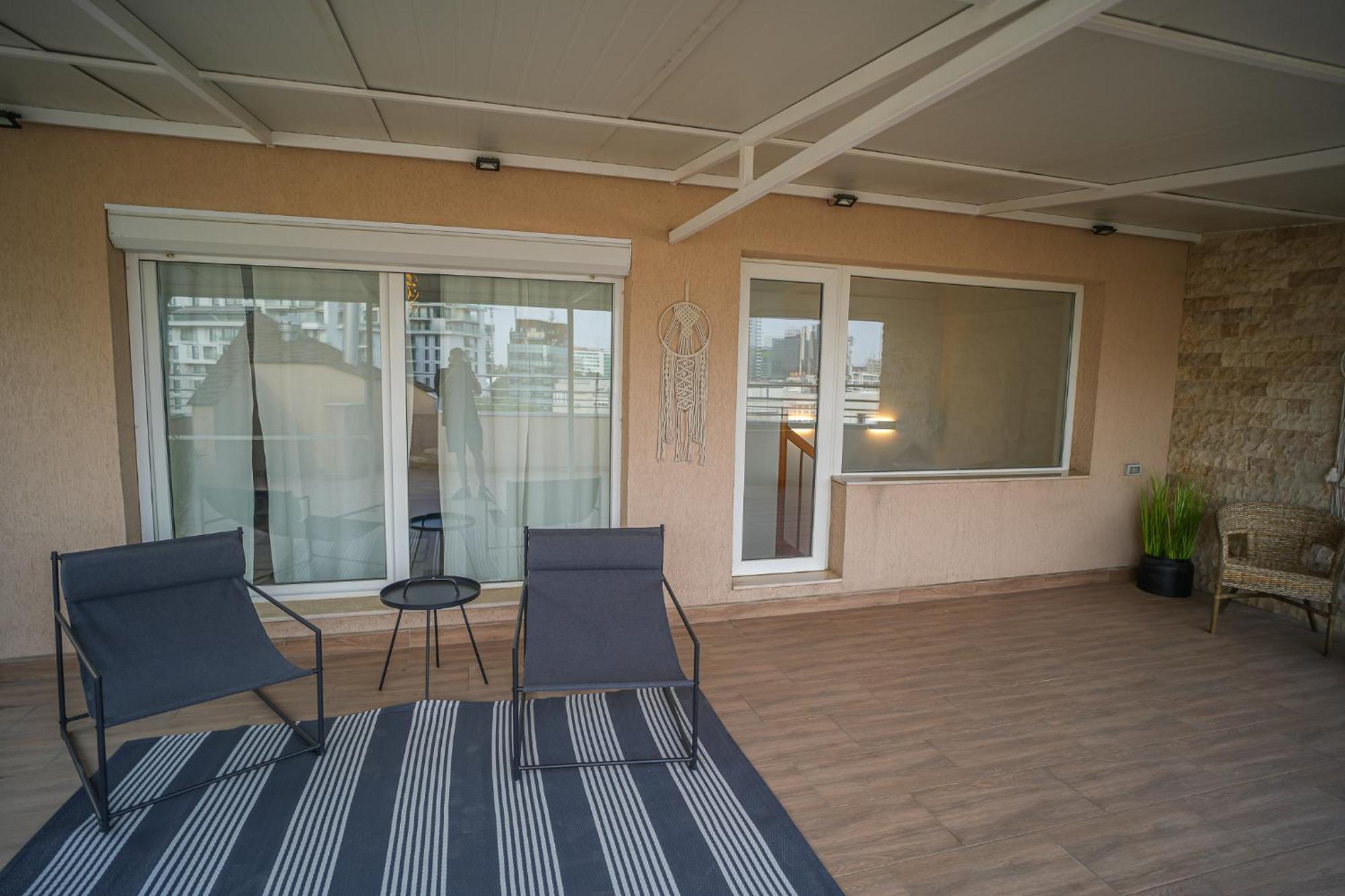 Penthouse With Huge Rooftop Terrace & City View Bucarest Exterior foto