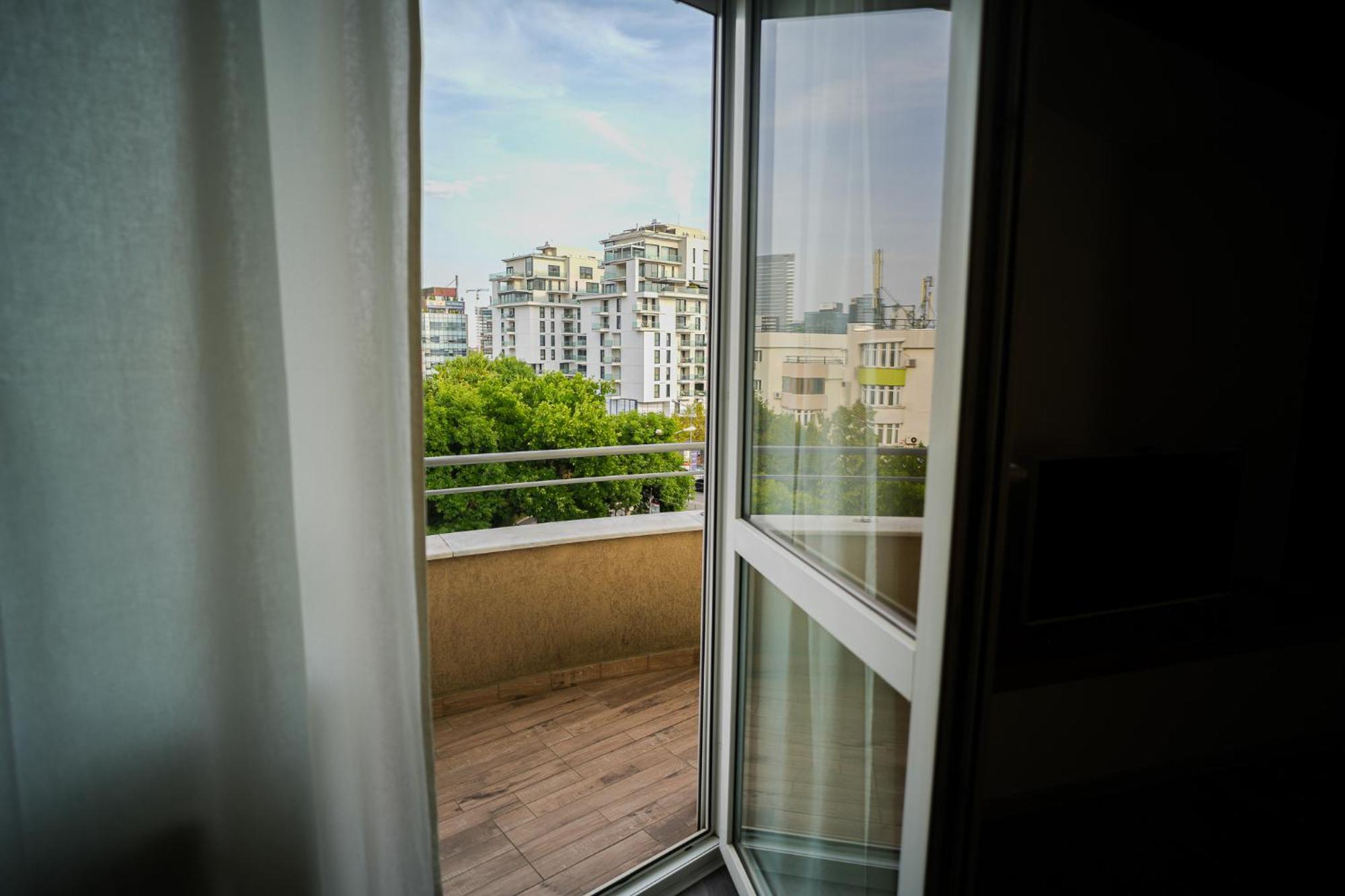 Penthouse With Huge Rooftop Terrace & City View Bucarest Exterior foto
