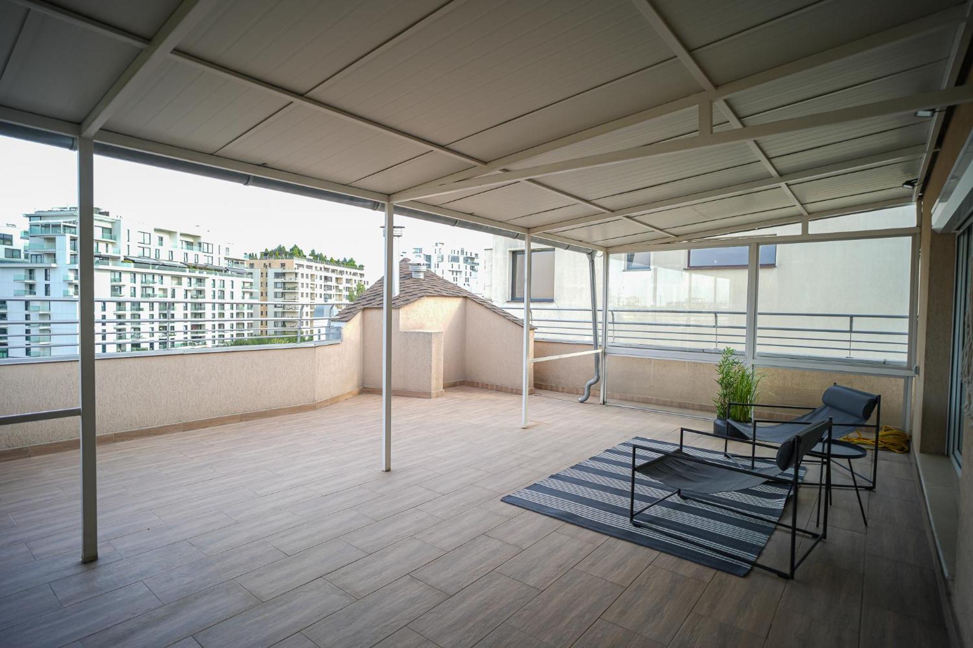 Penthouse With Huge Rooftop Terrace & City View Bucarest Exterior foto