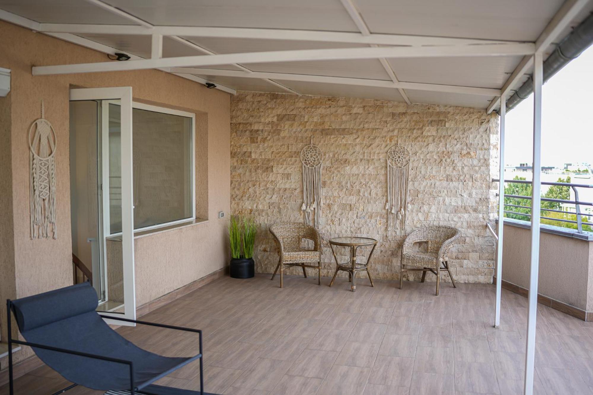 Penthouse With Huge Rooftop Terrace & City View Bucarest Exterior foto
