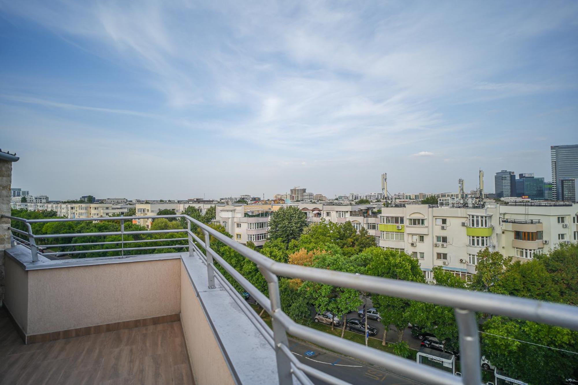 Penthouse With Huge Rooftop Terrace & City View Bucarest Exterior foto