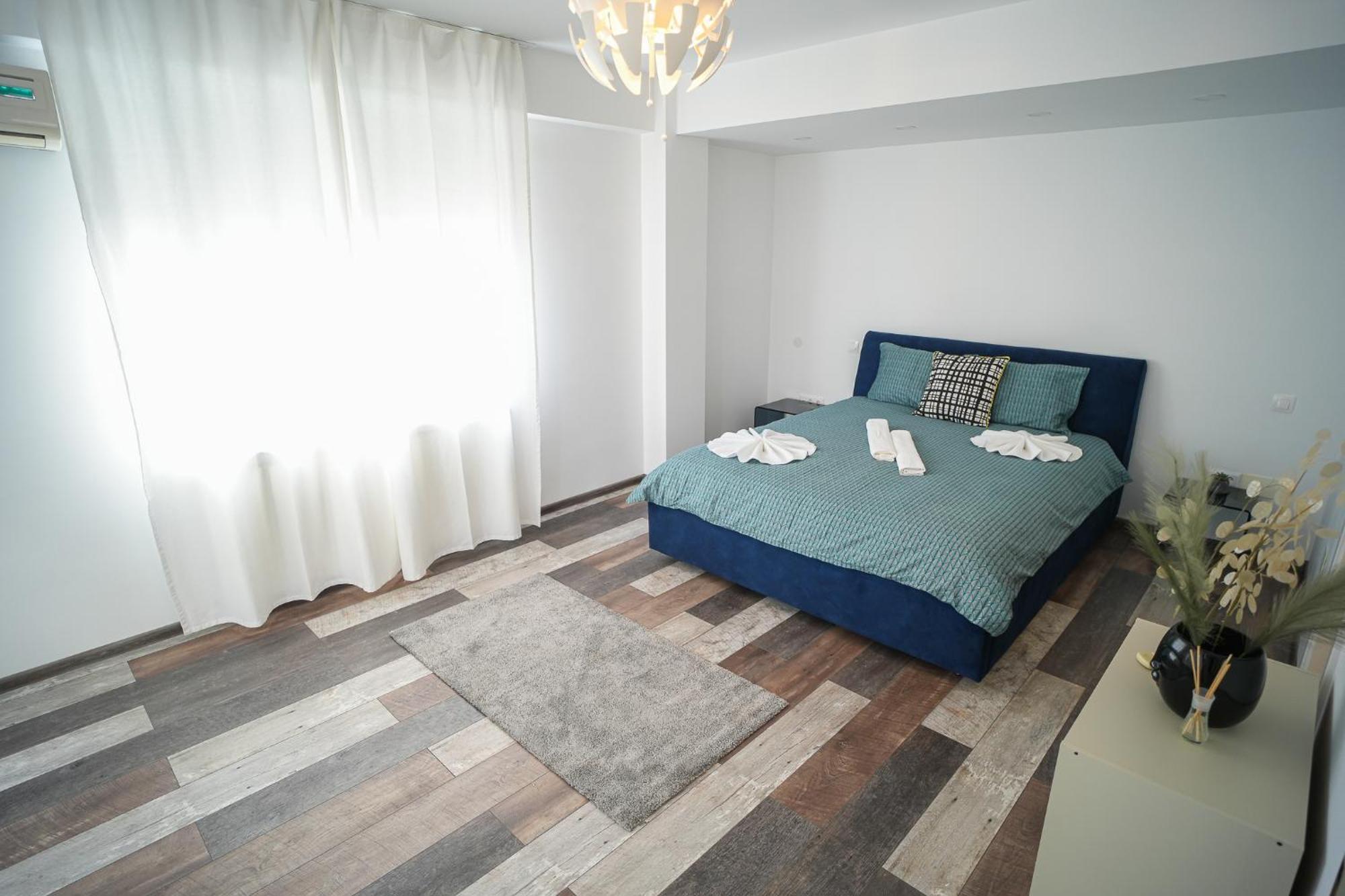 Penthouse With Huge Rooftop Terrace & City View Bucarest Exterior foto
